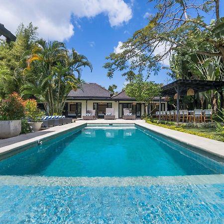 Aryana Estate Villa Seminyak Buitenkant foto