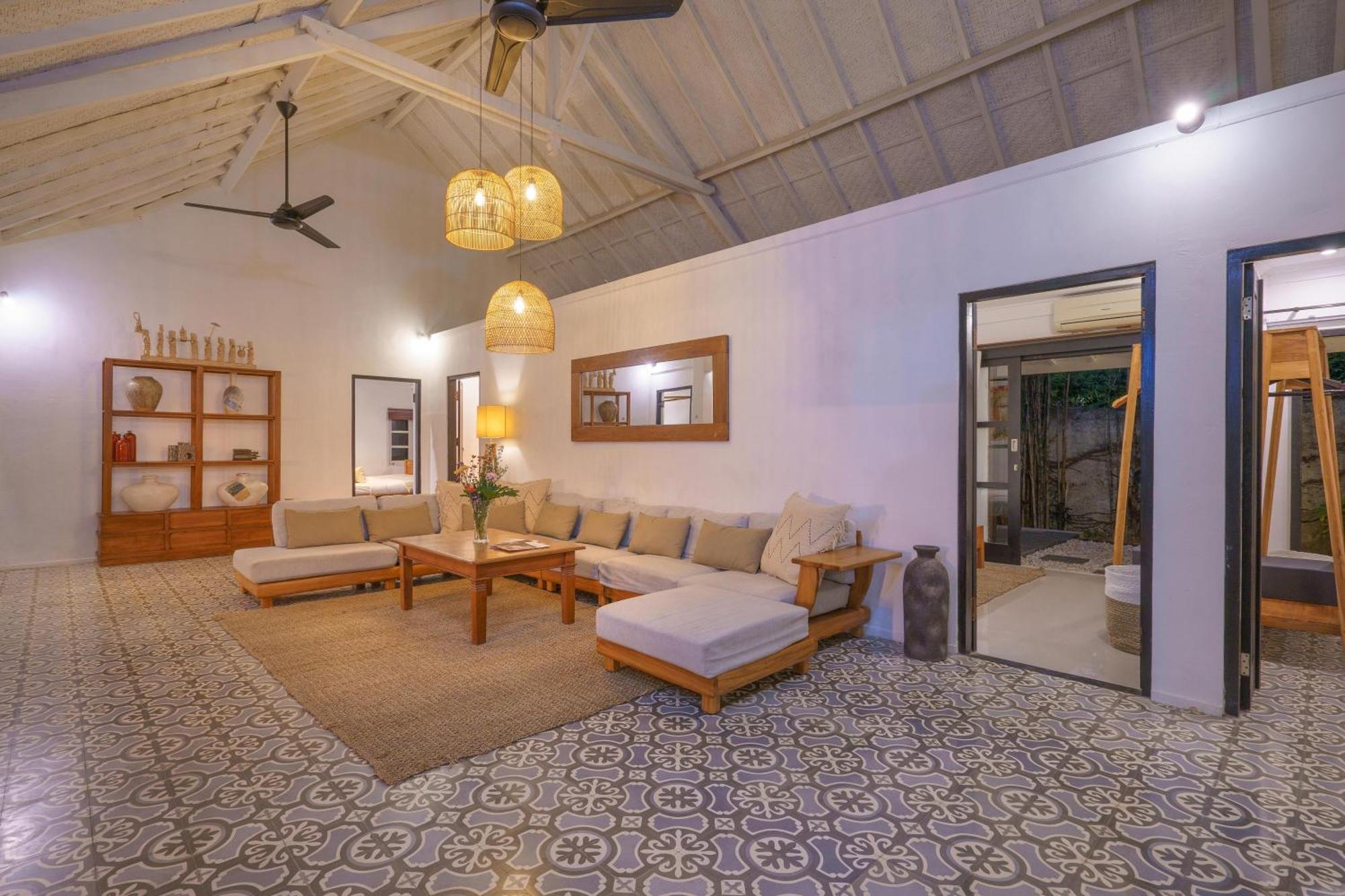 Aryana Estate Villa Seminyak Buitenkant foto